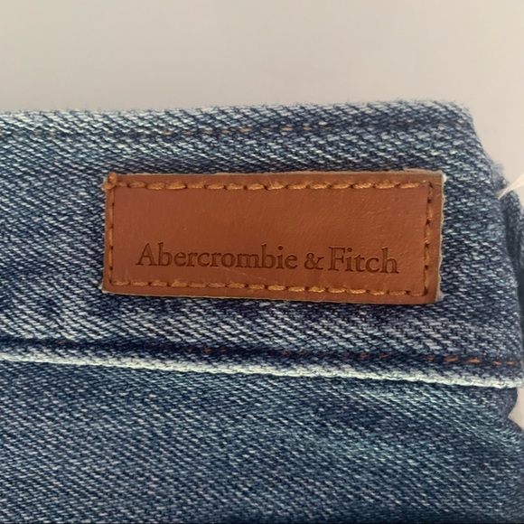 Abercrombie & Fitch Boyfriend Jeans with Rips and Paint Splatters — Size 25 - Picture 7 of 8